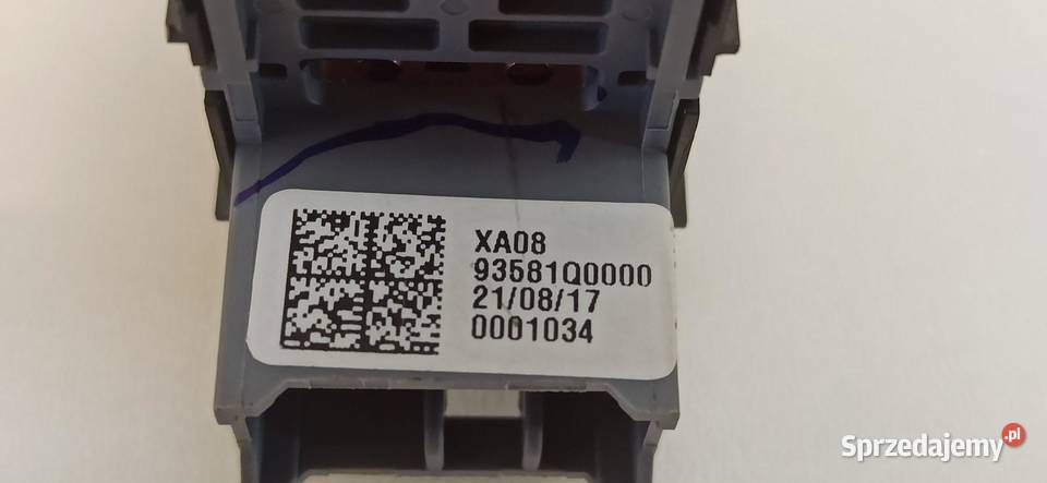 HYUNDAI BAYON PRZEŁĄCZNIK SZYB 93581Q0000