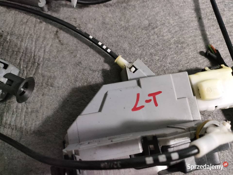 Peugeot 308 I T7 klamka zamek drzwi Swarzędz