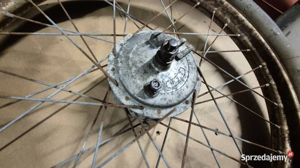 Komar koło przednie