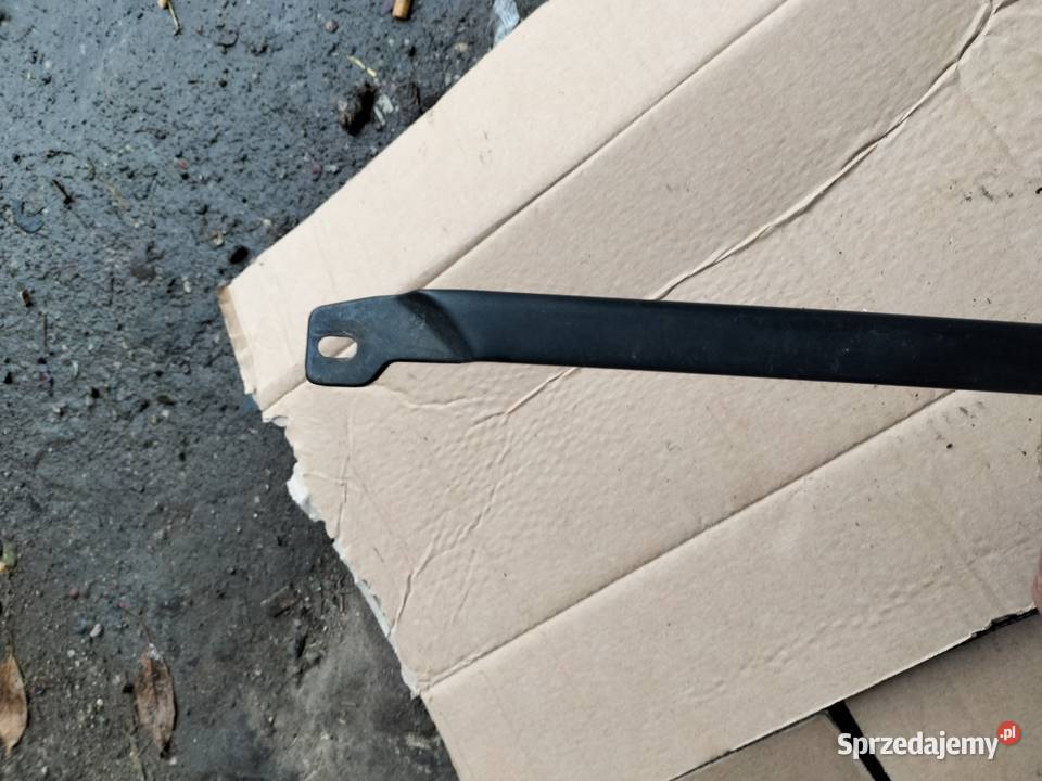 AUDI 80 B4 BLENDA LISTWA POD LAMPE PRAWA