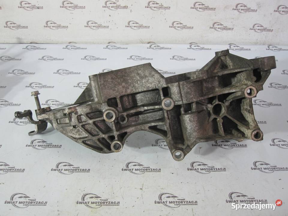 AUDI A4 20 TDI CJC 140 13r łapa wspornik Części samochodowe