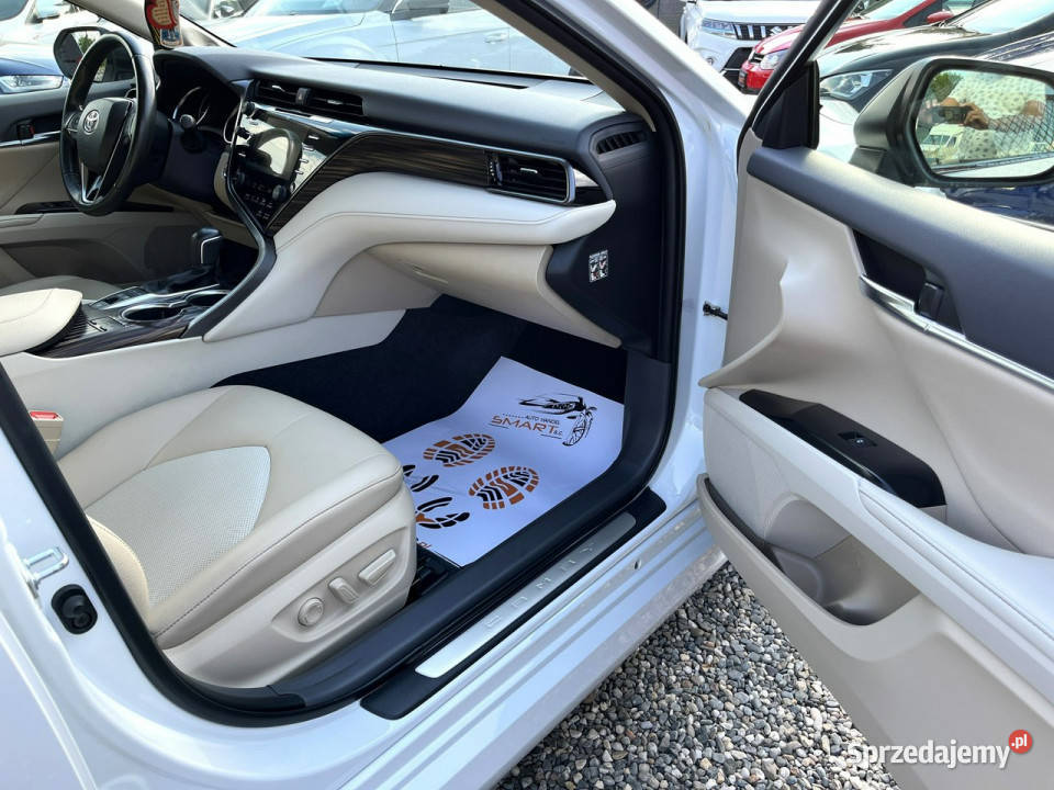 Toyota Camry 25 Hybrid eCVT Executive Pakiet VIP kamera cofania Rydułtowy