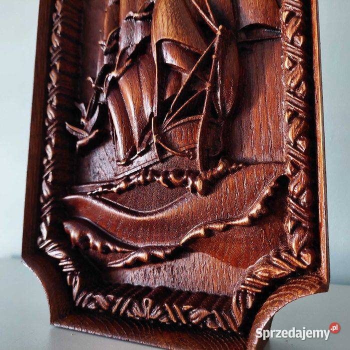 Płaskorzeźba żaglowiec na morzu fale mewy Malechowo