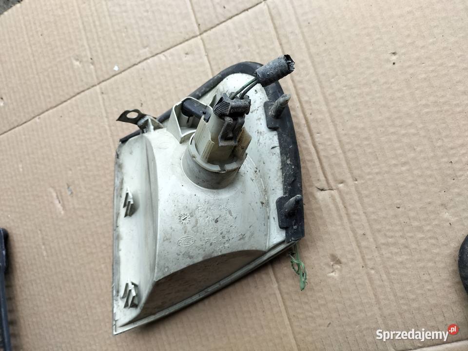 Mitsubishi Space Star MK1 KIERUNKOWSKAZ PRAWY Kamień-Kolonia sprzedam