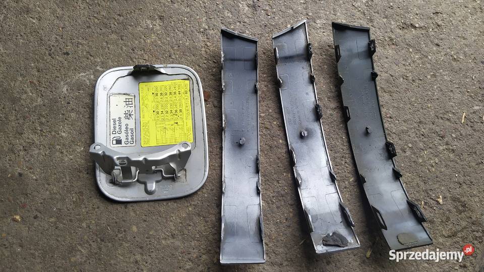 Listwy lamp tylnych Audi A4 B5 LY7W prawa lewa warmińsko-mazurskie Lipowiec sprzedam