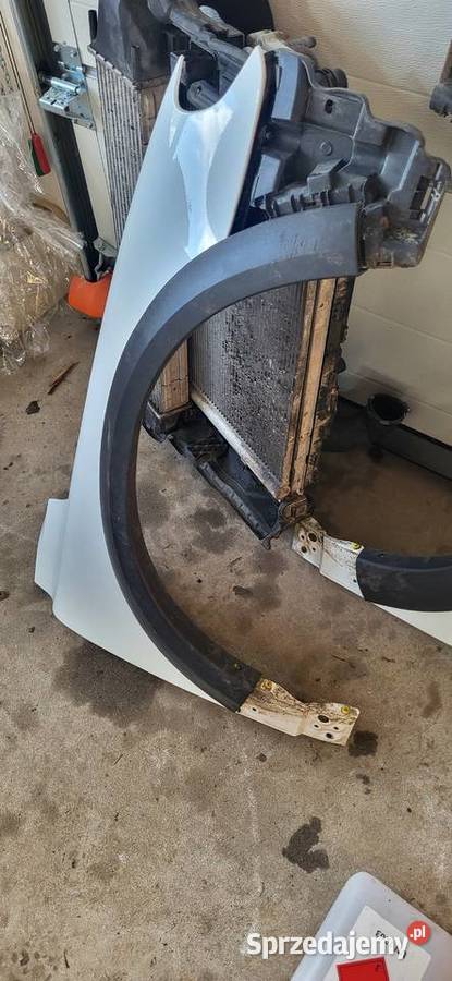 Sprzedam błotniki volvo xc70 cross country z Narol sprzedam