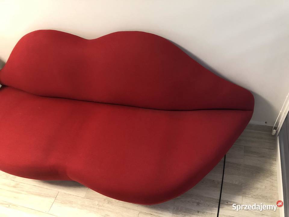 Sofa czerwona usta