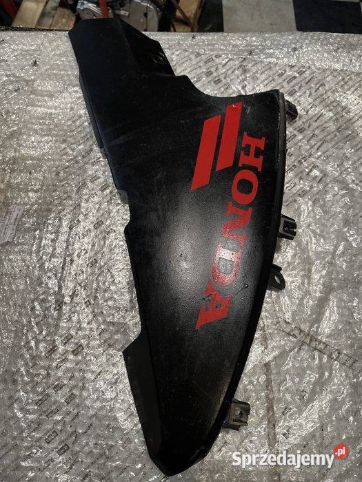 HONDA VFR750F VFR Osłona Dolna Prawa Owiewka Pozostałe Poznań