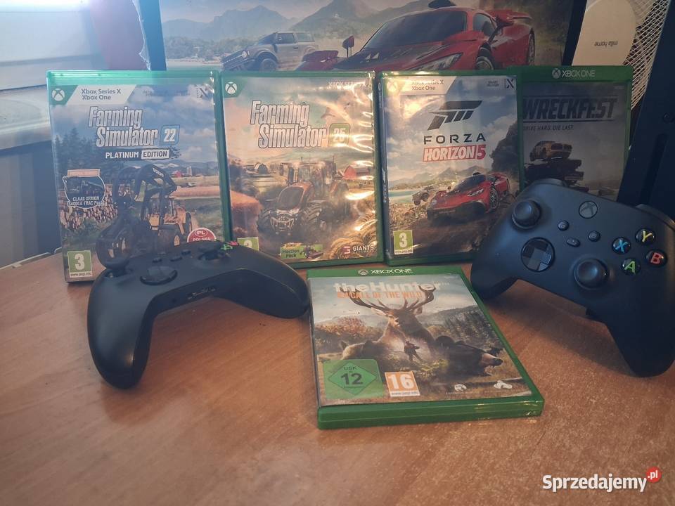 Sprzedam Xbox series X z dwoma padami i zestawem Radomyśl Wielki