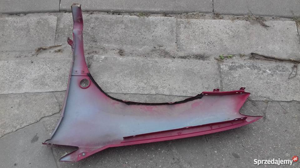 MITSUBISHI SPACE RUNNER 2000 2001 BŁOTNIK PRAWY