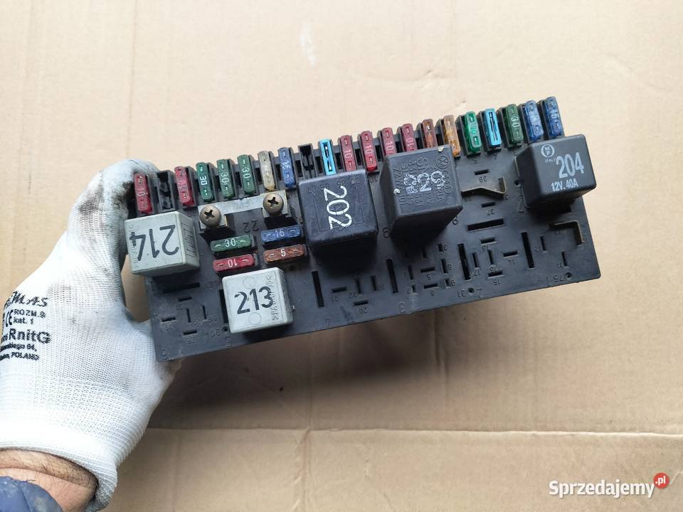 AUDI 80B4 80 B4 19TDI 443941822A SKRZYNKA lubelskie