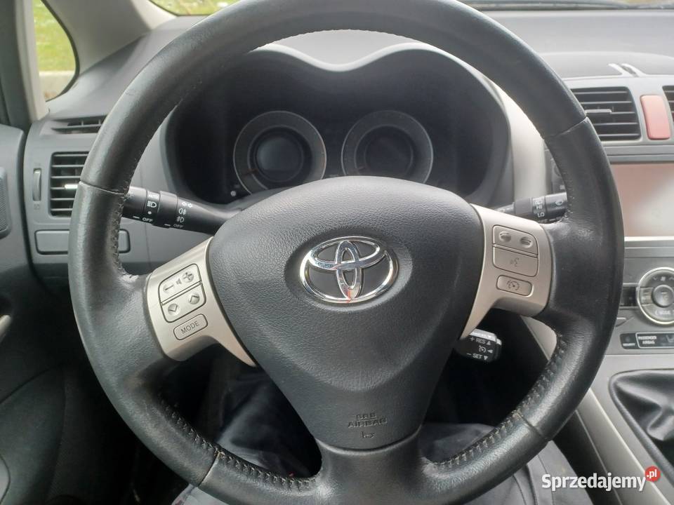 Toyota Auris 16VVTi 5drzwi przebieg 144 benzyna Sikorzyce