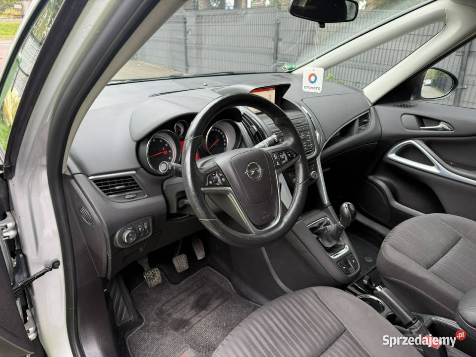 Opel Zafira 14 Benzyna Serwisowany Gwarancja przyciemniane szyby Samochody osobowe Piekoszów