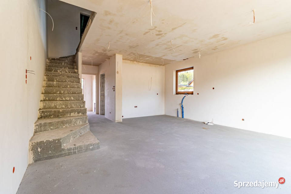 Dom bliźniak 893m2 Tyłowo