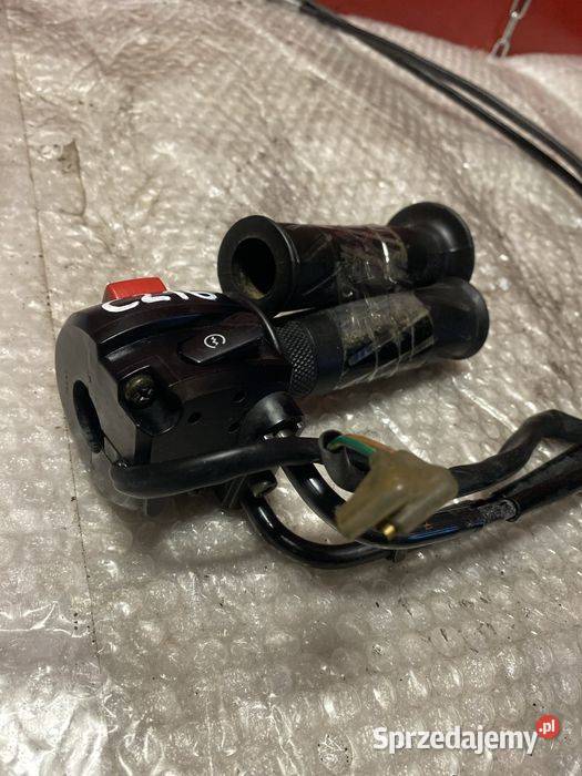 Yamaha YZF R6 prawy przełącznik zespolony C216 Części i akcesoria motocyklowe wielkopolskie