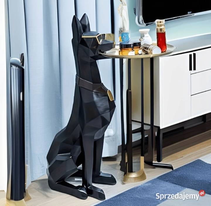 Figura psa z tacą w pysku Węgorzewo