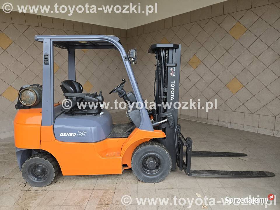 Wózek widłowy TOYOTA 7FGF25 triplex 2500 TOYOTA Mysłowice