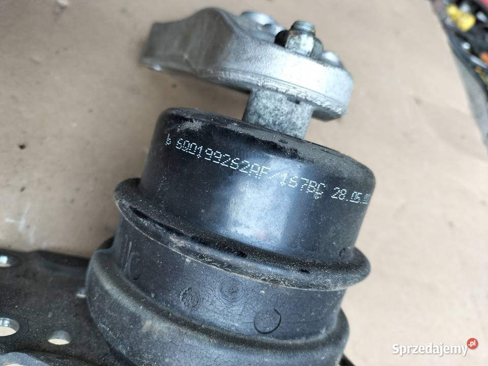 VW POLO MK4 9N 12 6Q0199185M ŁAPA WSPORNIK Kamień-Kolonia