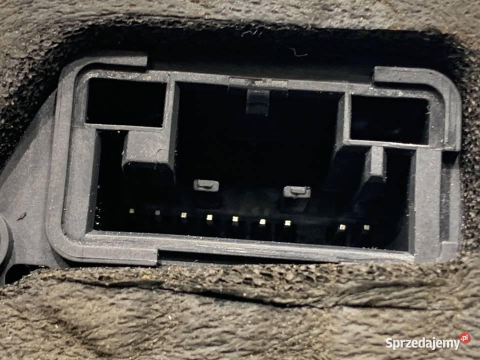 ZAMEK DRZWI PRAWY TYŁ AUDI Q8 SUV 4K0839016P osobowe sprzedam