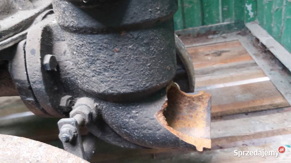 Zabytkowa pompa strażacka z 1958 roku Dobczyce