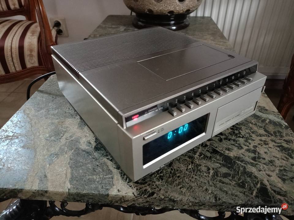 Zabytkowy Hitachi Video Tuner VTTU65E Japan Drawski Młyn