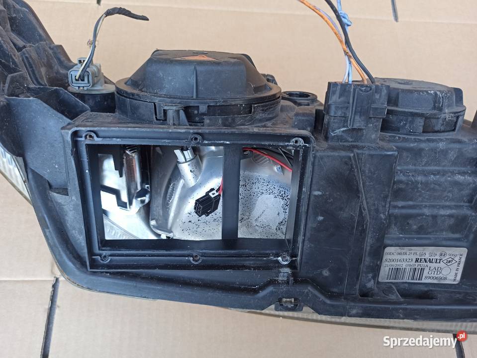 LAMPA LEWA PRZÓD RENAULT LAGUNA II 0105r XENON Bolesławiec