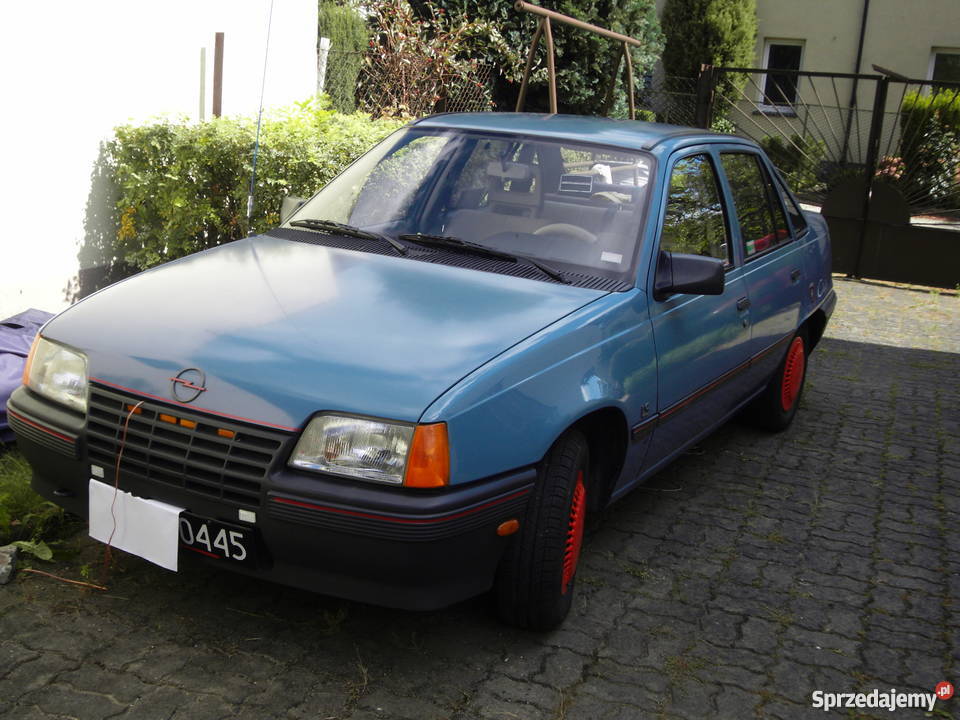Oldtimer 1986r kadett łódzkie Łódź