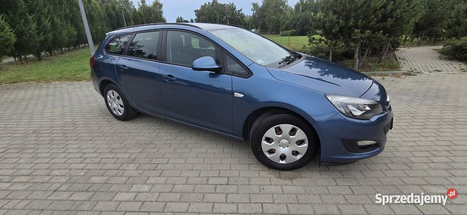Opel Astra 17TDCi klima 2014r salon zadbany Astra Rzeszów