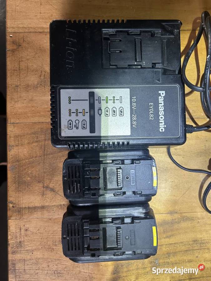 Panasonic ładowarka i dwie baterie Kozienice