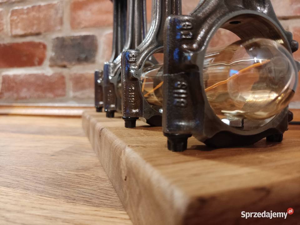 Lampa stołowa z części samochodowych audi