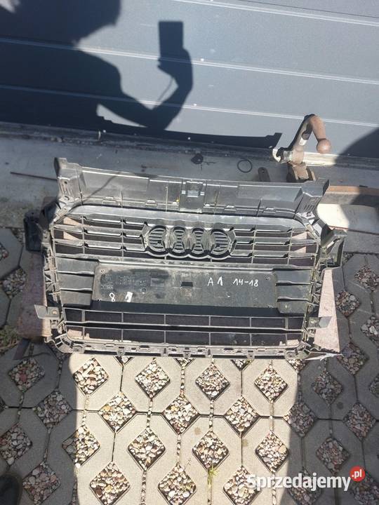 AUDI A1 2015 ATRAPA GRILL ŚRODKOWY CHŁODNICY