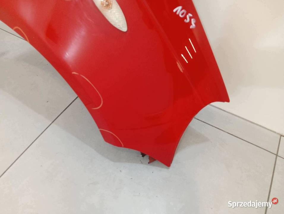 BŁOTNIK PRAWY PRZÓD CZERWONY Toyota Yaris I sprzedam
