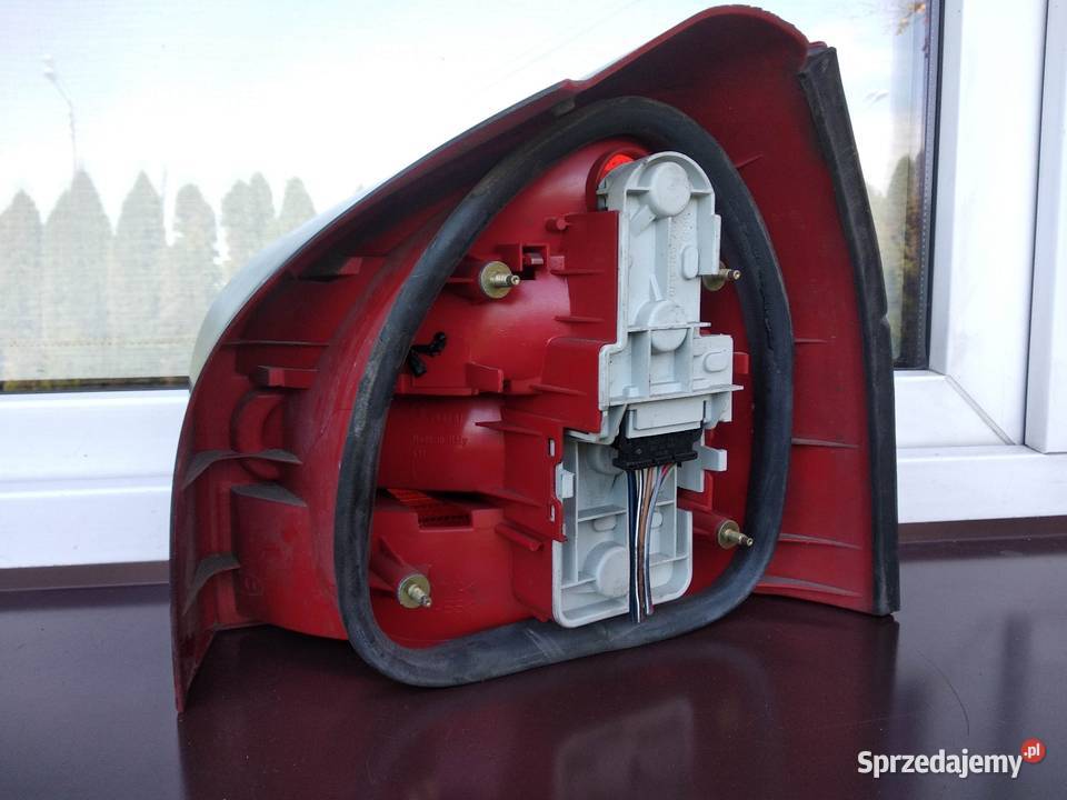 Audi A3 8L lampa tył tylna lewa wkład oprawka Lampy tylne Sieradz