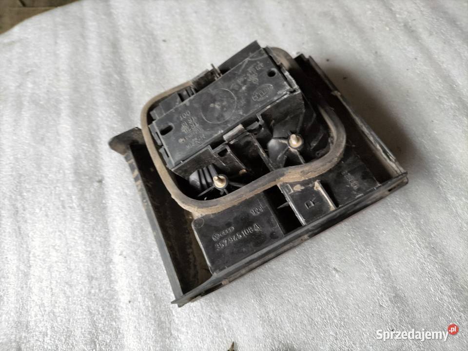 vw PASSAT B3 LAMPA TYŁ TYLNA KLAPA Kamień-Kolonia