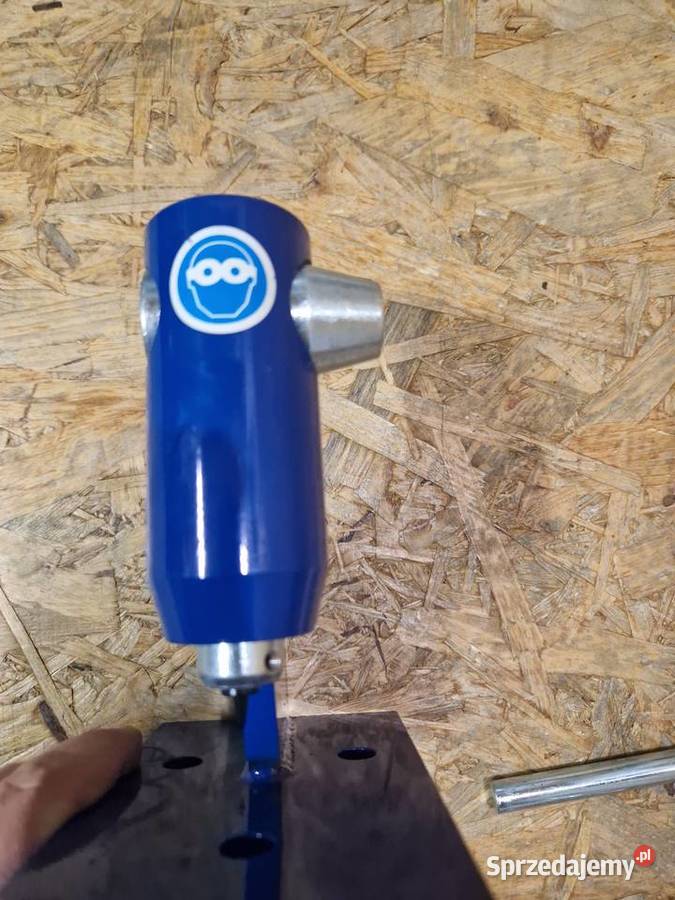 Przyrząd do roznitowywania łańcuchów G74098