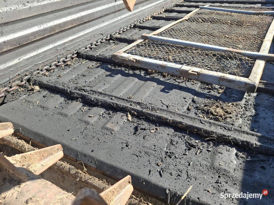 Rozrzutnik obornika czarna białostocka nieuszkodzony Krzywda