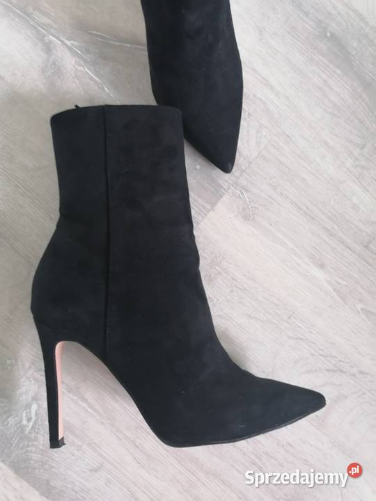 Nowe czarne botki