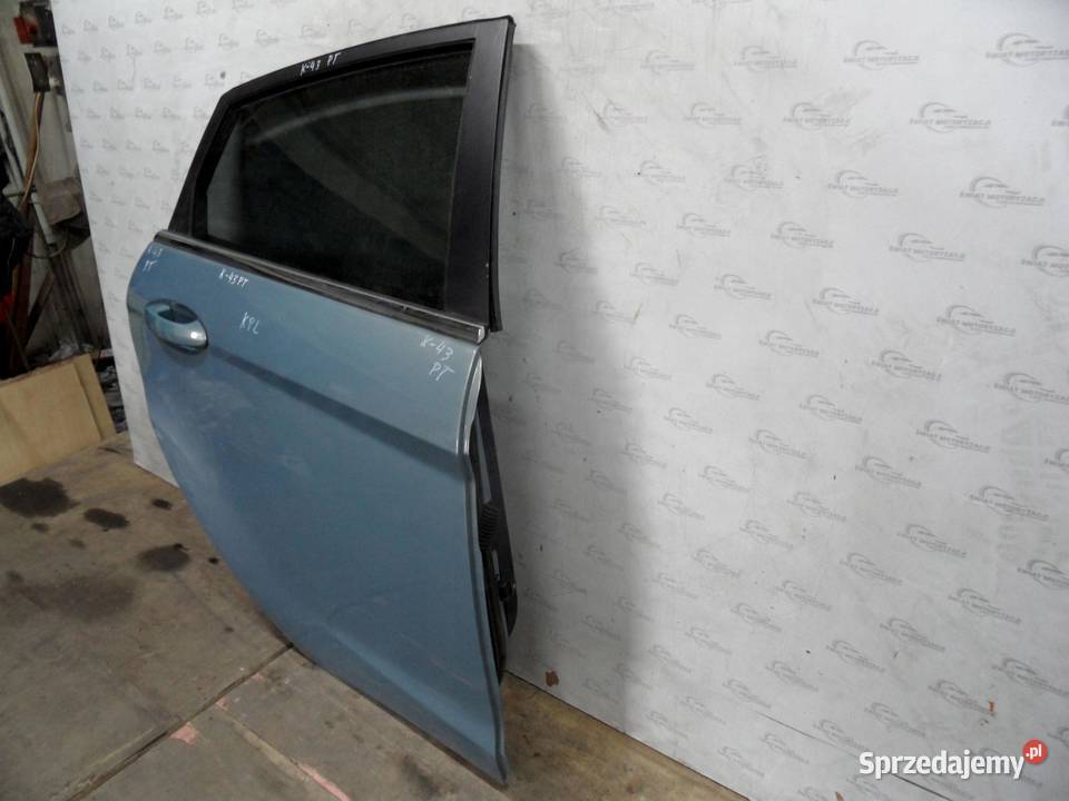 FORD FIESTA MK7 VII 09r drzwi prawy tył