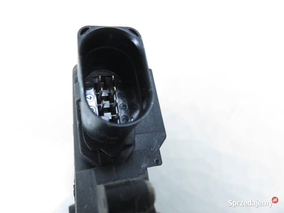 ZAMEK PRAWY PRZEDNI AUDI A2 8Z0 8Z1837016E osobowe