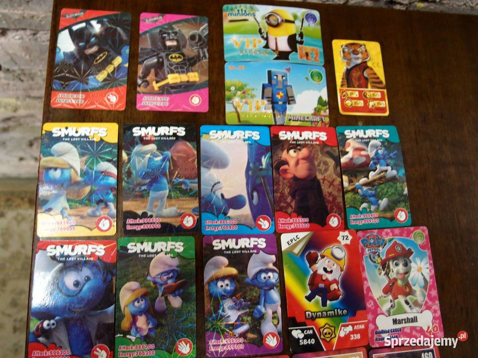 Kolekcja różnych kart Smurfs Minecraft Trolls Łódź