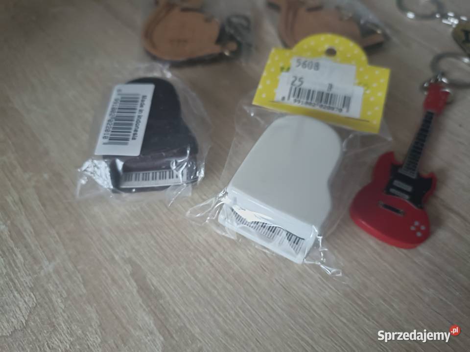 Zestaw 7 breloczków instrumenty Kolekcje