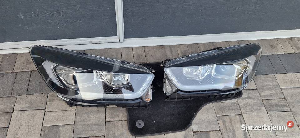 Lampa prawa kuga st line mk2 lift Europa xenon śląskie Zebrzydowice