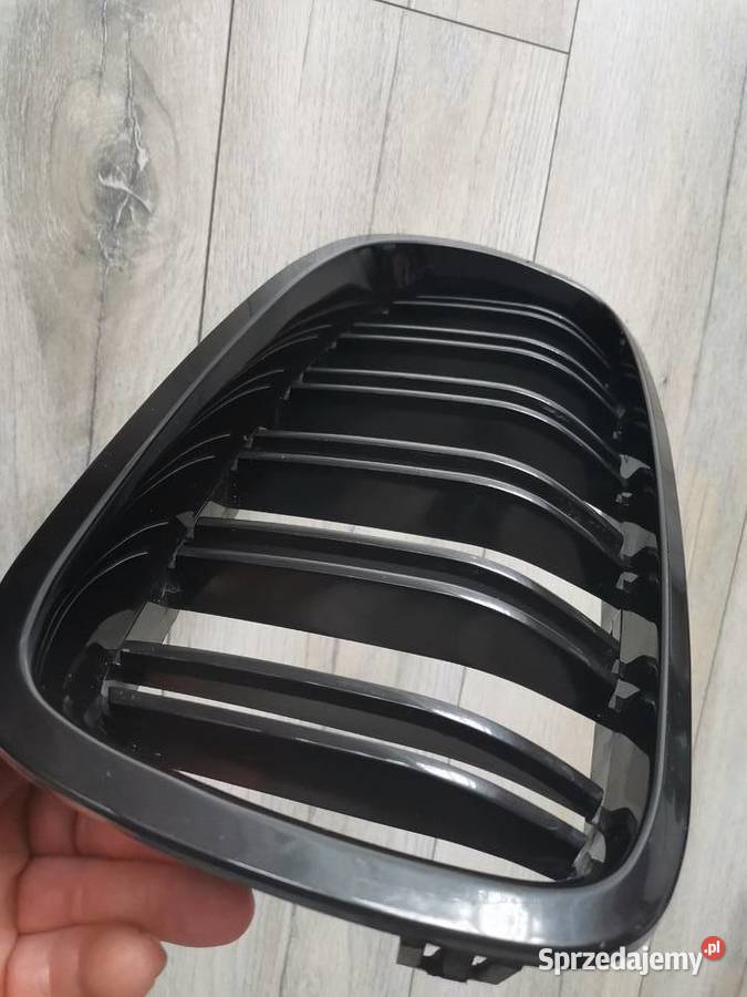 BMW 5 F10 F11 MPakiet PRAWA NERKA GRILL CZARNY