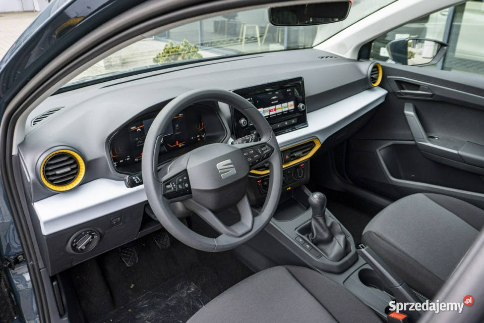 Seat Ibiza Reference 10 MPI 80 V 2017 isofix łódzkie