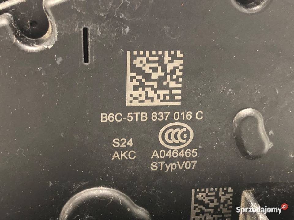 ZAMEK DRZWI PRAWY PRZÓD SKODA FABIA III