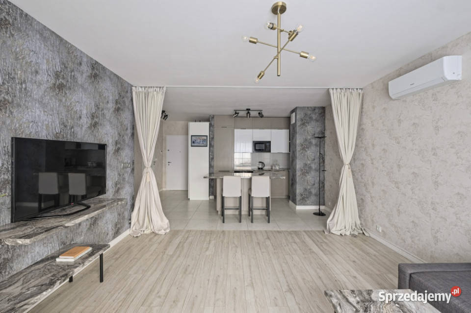 Jasne mieszkanie z dużym tarasem Nowe Warszawa