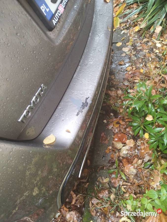 Toyota Auris 16 benzyna 2015 Gliwice Rok produkcji 2015