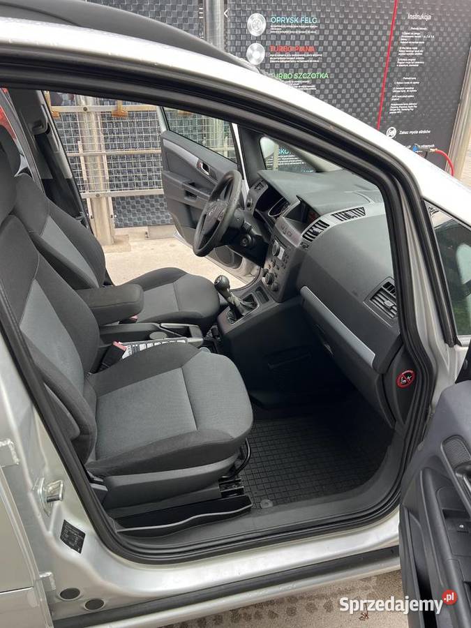 Opel Zafira B 7osobowy Klima bez rdzy wspomaganie kierownicy Zafira Samochody osobowe Łódź
