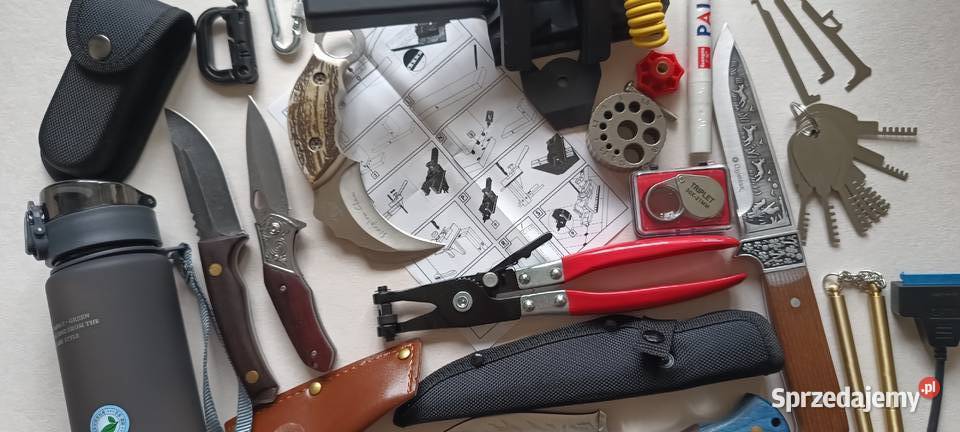 wykopki z szuflady nóż lupa narzędzia