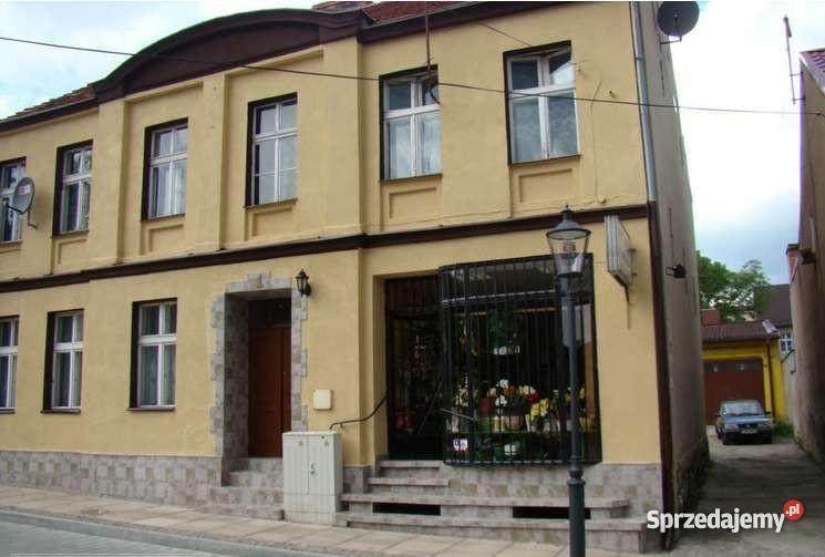 Kamienica na Świecie